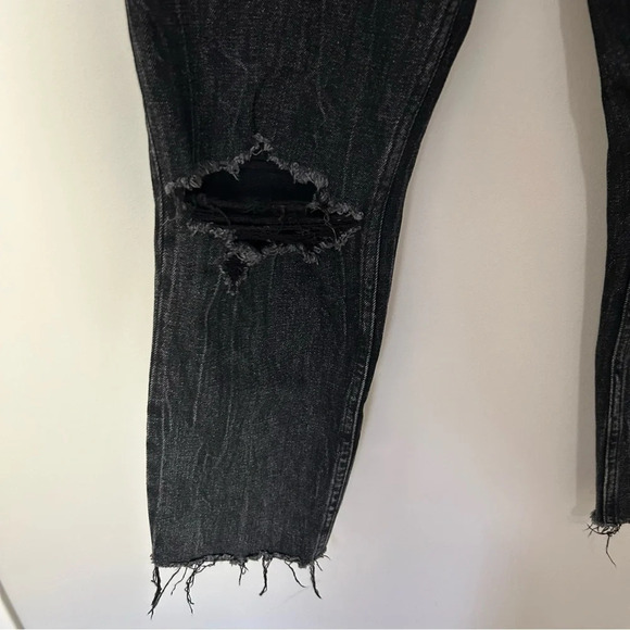 Abercrombie & Fitch Ultra High Rise Mom Jean Faded Black Ripped Knees Size 26 - Picture 6 of 8